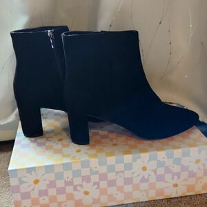 Brand new nine west black booties small chunky/block heel